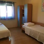 4-bedrooms With Private Pool ! Privlaka (Zadar)