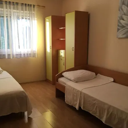 Appartamento 4-bedrooms With Private Pool ! Privlaka (Zadar)
