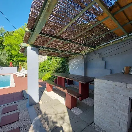 4-bedrooms With Private Pool ! Appartement