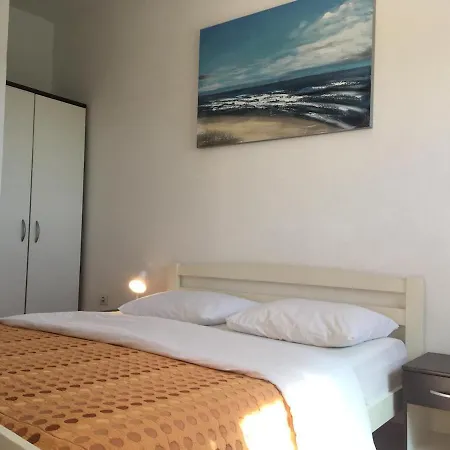 4-bedrooms With Private Pool ! Apartamento