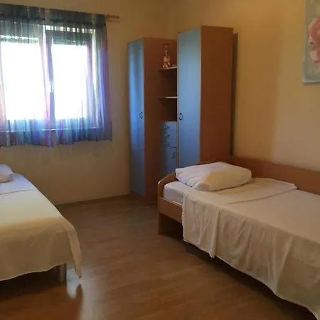 4-bedrooms With Private Pool ! Privlaka (Zadar)
