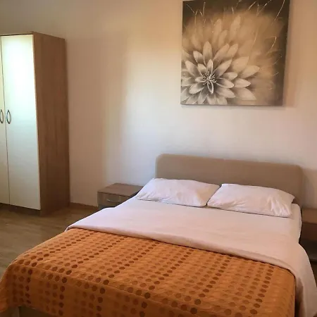 4-bedrooms With Private Pool ! *