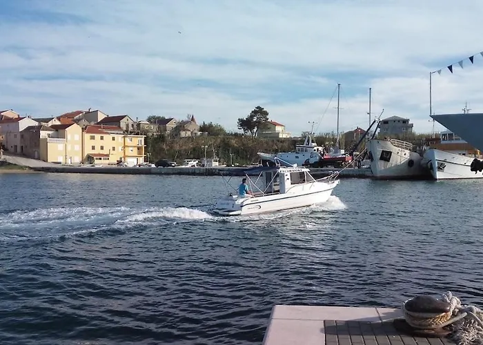 4-bedrooms With Private Pool ! Apartmán Privlaka (Zadar)