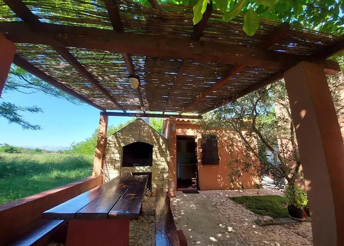 Apartmán 4-bedrooms With Private Pool ! Privlaka (Zadar)