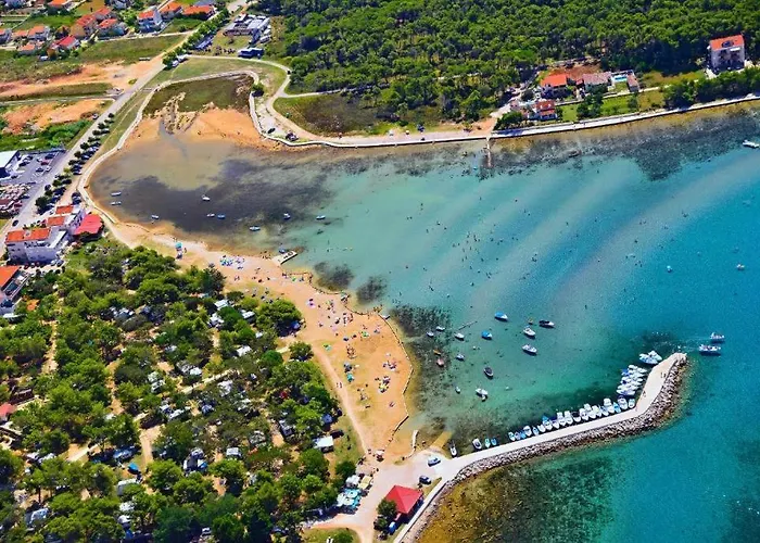 4-bedrooms With Private Pool !