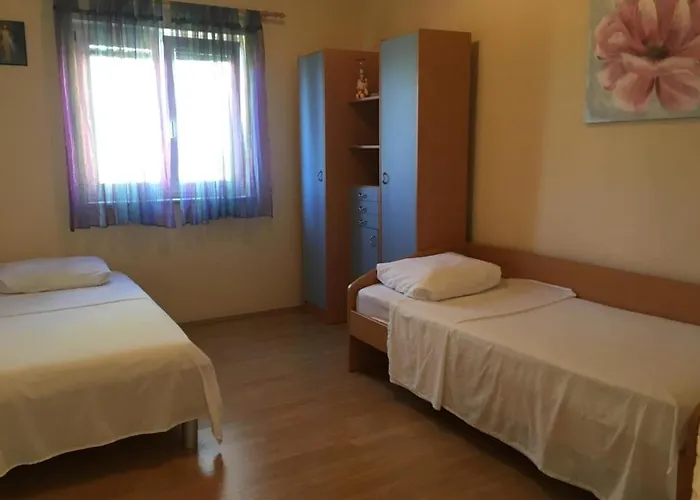 4-bedrooms With Private Pool ! Privlaka (Zadar)